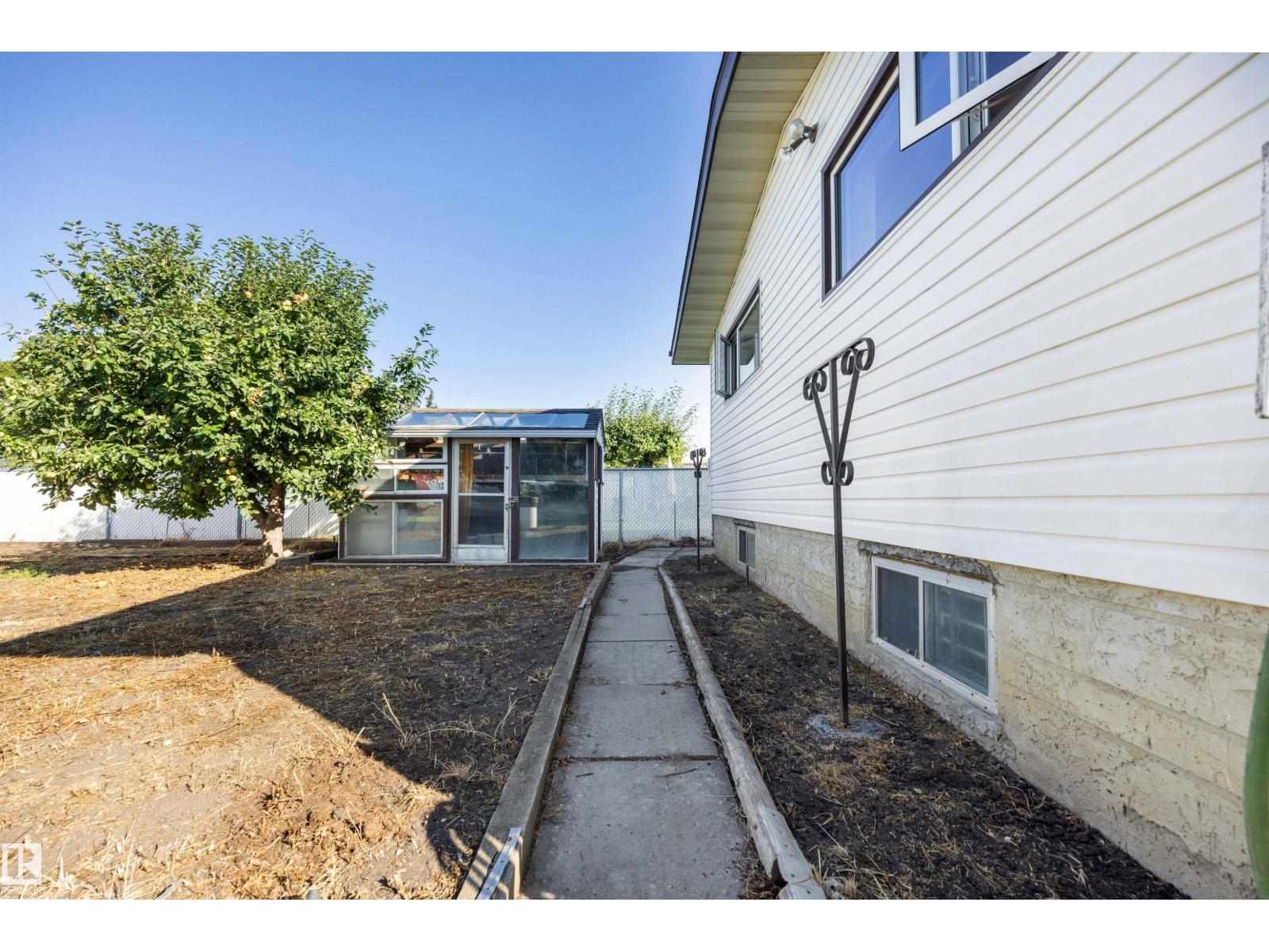 14008 94 ST NW - 54