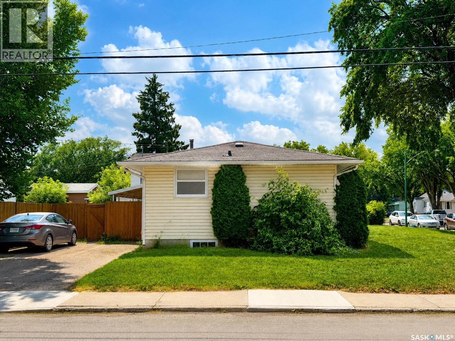 1438 D AVENUE N, Saskatoon Saskatchewan — photo 5