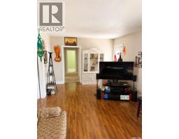 Family room - 1438 D Avenue N, Saskatoon, SK S7L1P4 Photo 7