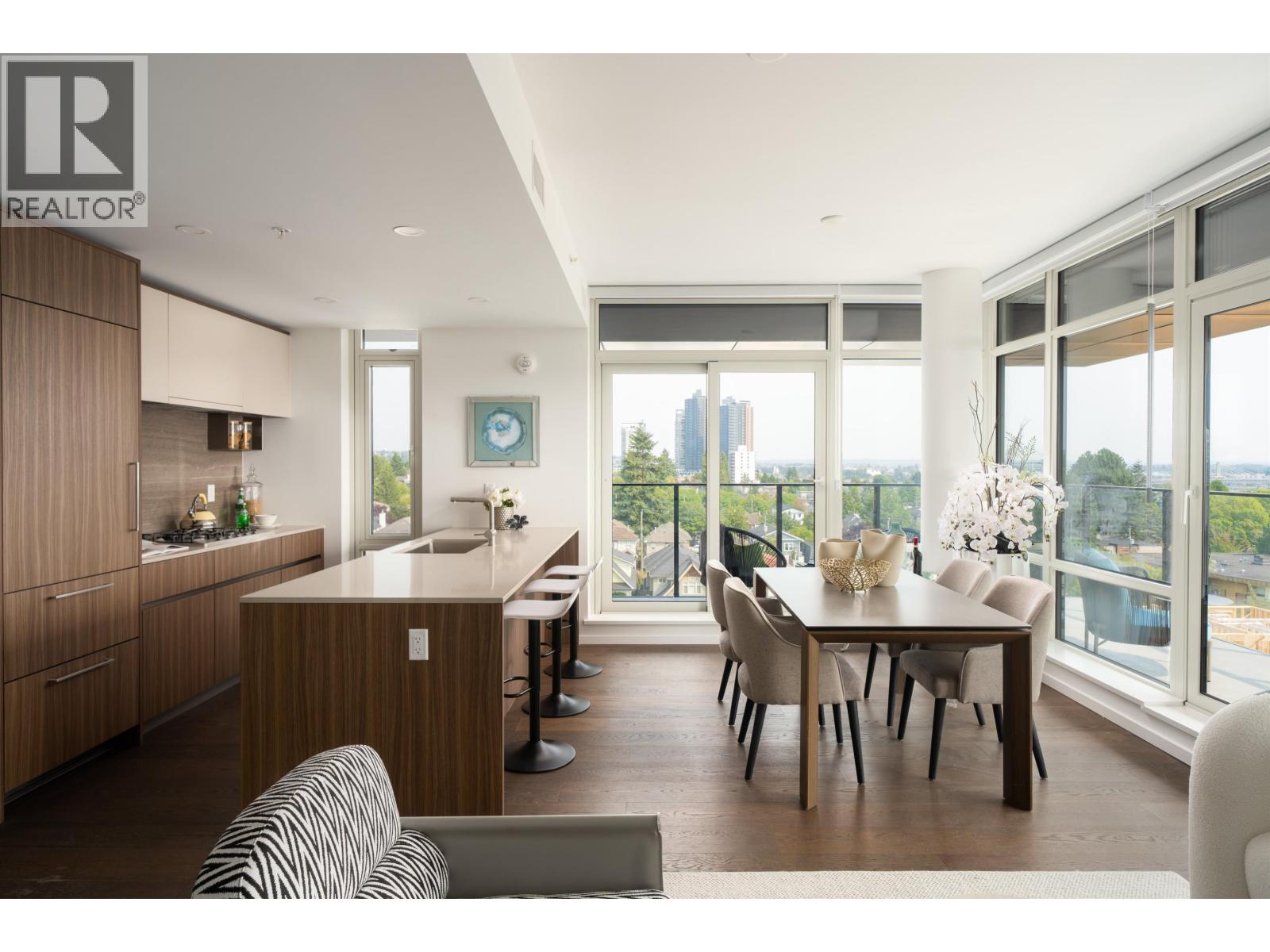 201 8486 OAK STREET, Vancouver — photo 1