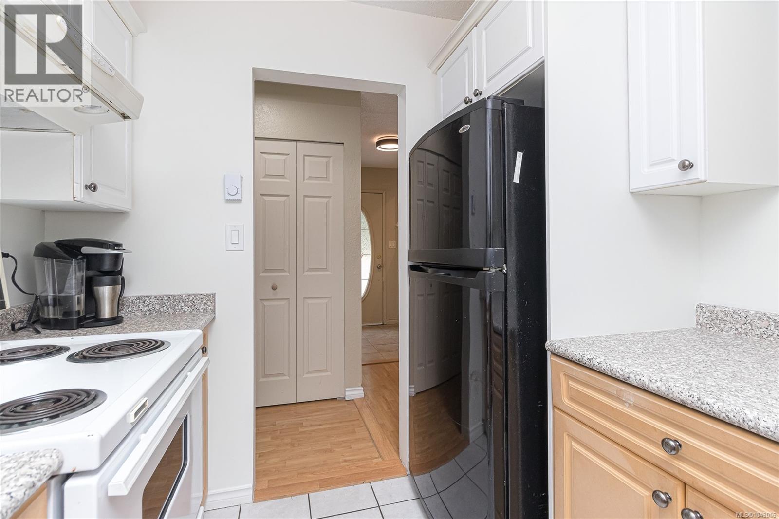 2890 Canyon Park Pl - Image 11