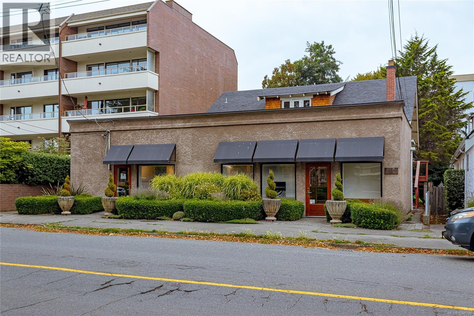1161 Newport Ave, Oak Bay — photo 8