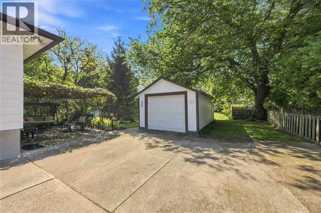 873 Michigan AVENUE - Image 37
