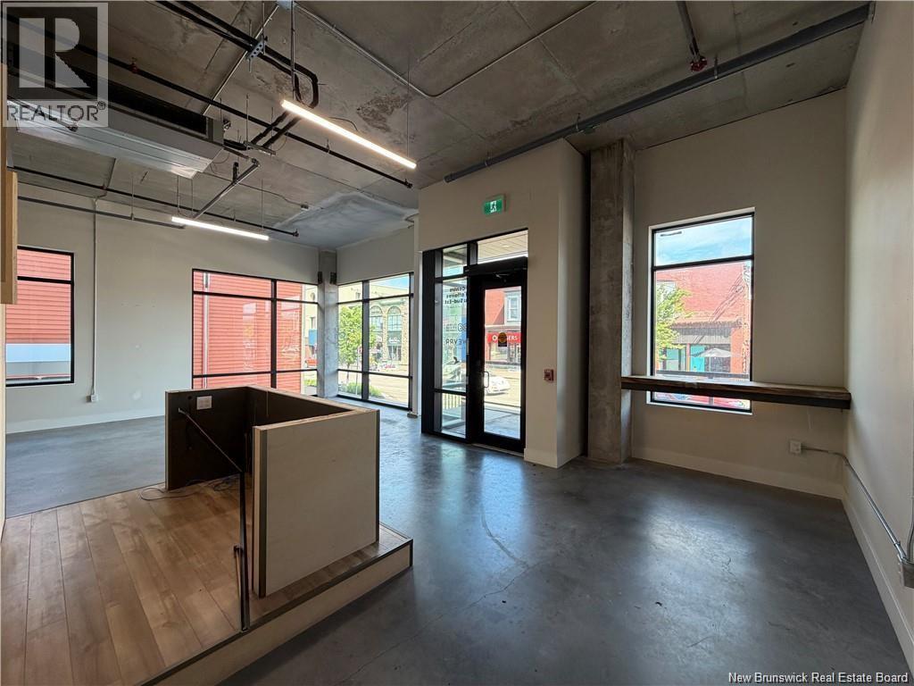 353 Main St photo 5