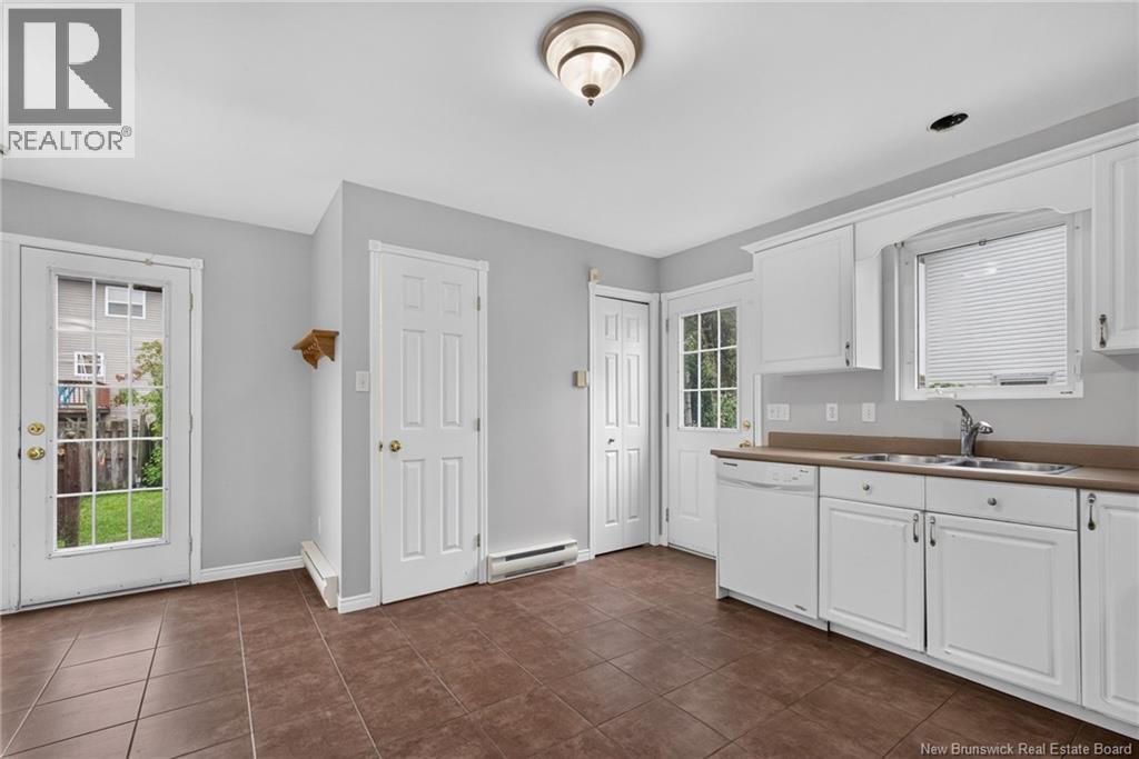 264 Glencairn - 14