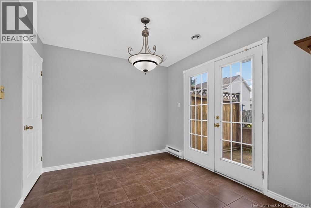 264 Glencairn - 19