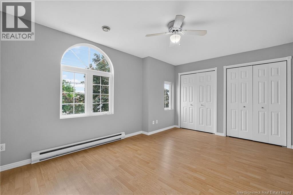 264 Glencairn - 37