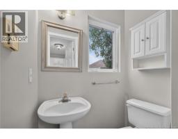 264 Glencairn, photo 17