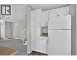 264 Glencairn, photo 24