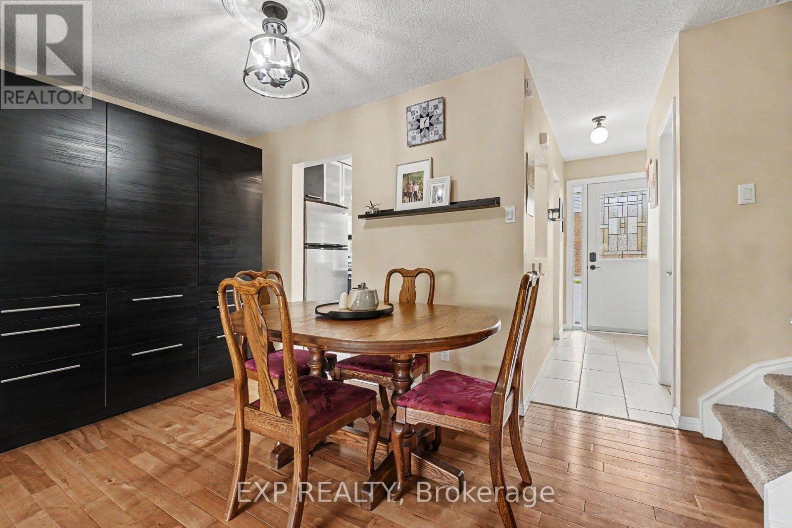 3 Bed, 3 Bath House for Sale in Ottawa – 35 – 2030 KELDEN CRESCENT, Ottawa – MLS# X13758228 - Image 10