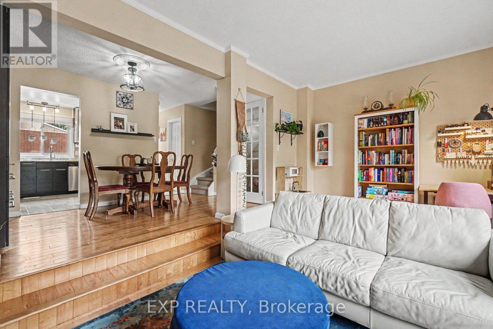 3 Bed, 3 Bath House for Sale in Ottawa – 35 – 2030 KELDEN CRESCENT, Ottawa – MLS# X13758228 - Image 16