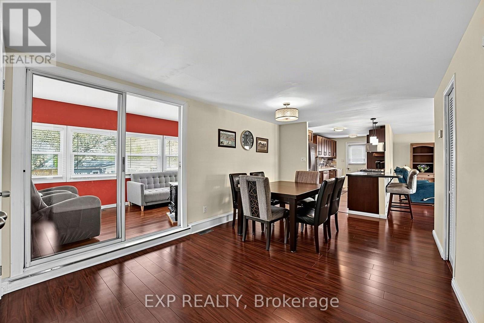 4 FAIRBIRCH COURT - 21