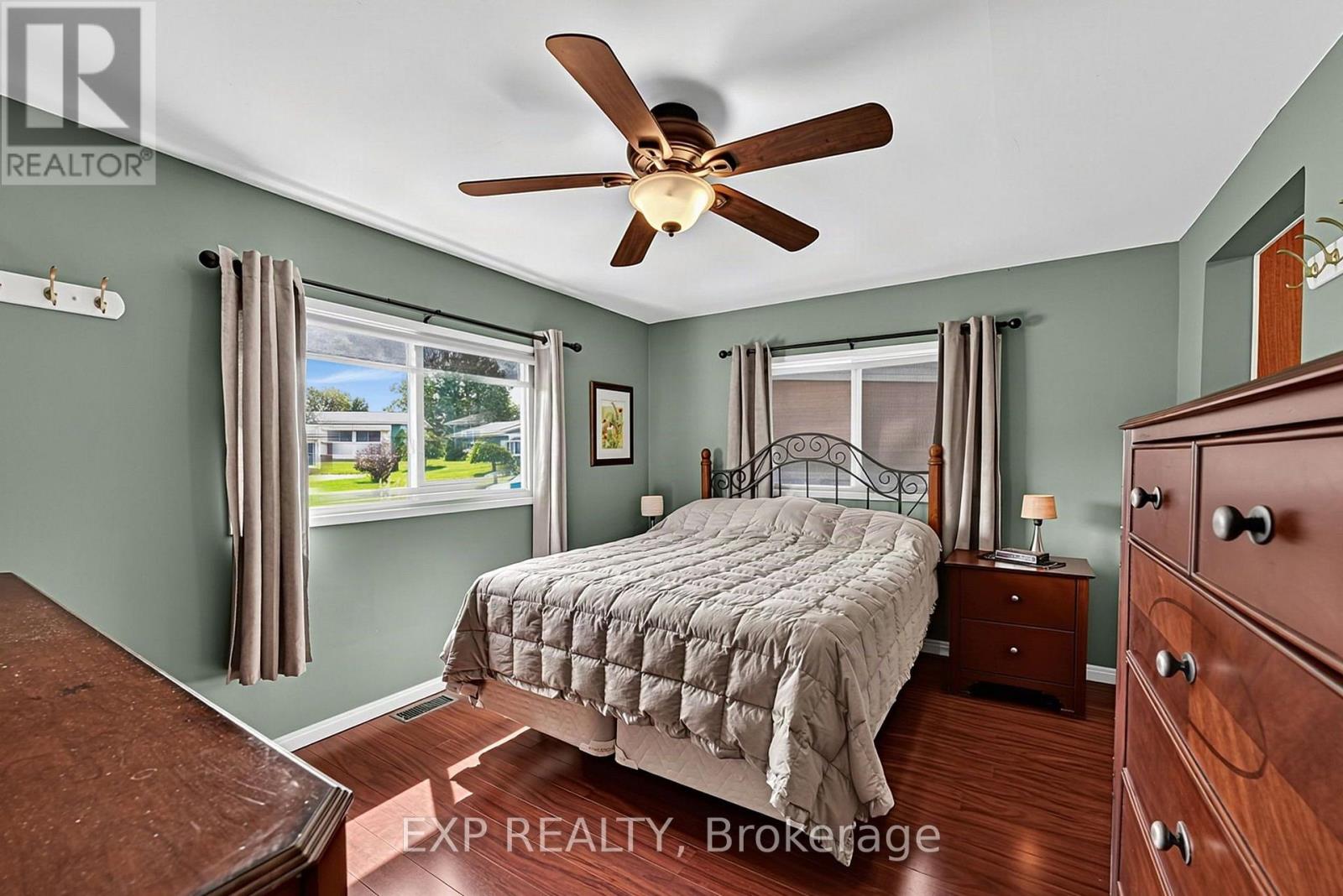 4 FAIRBIRCH COURT - 31