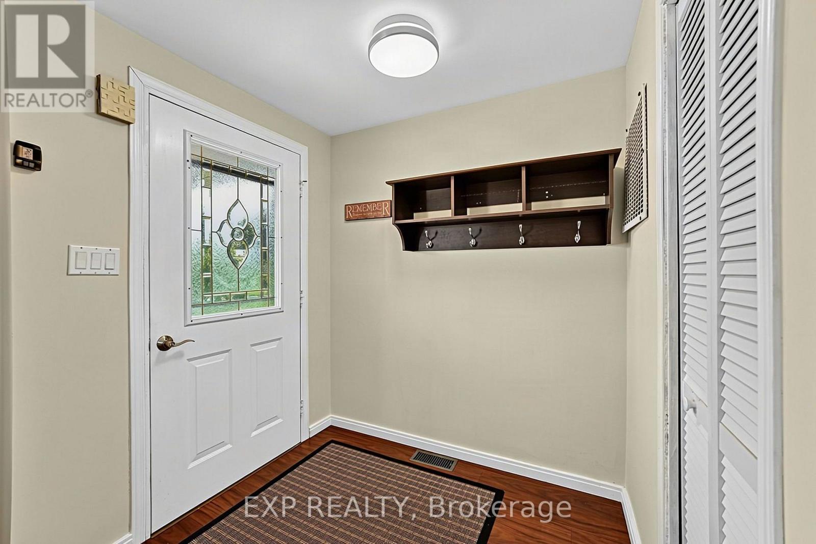 4 FAIRBIRCH COURT - 6