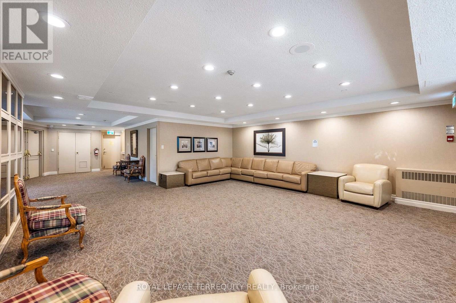 #2002 40 RICHVIEW ROAD - 30