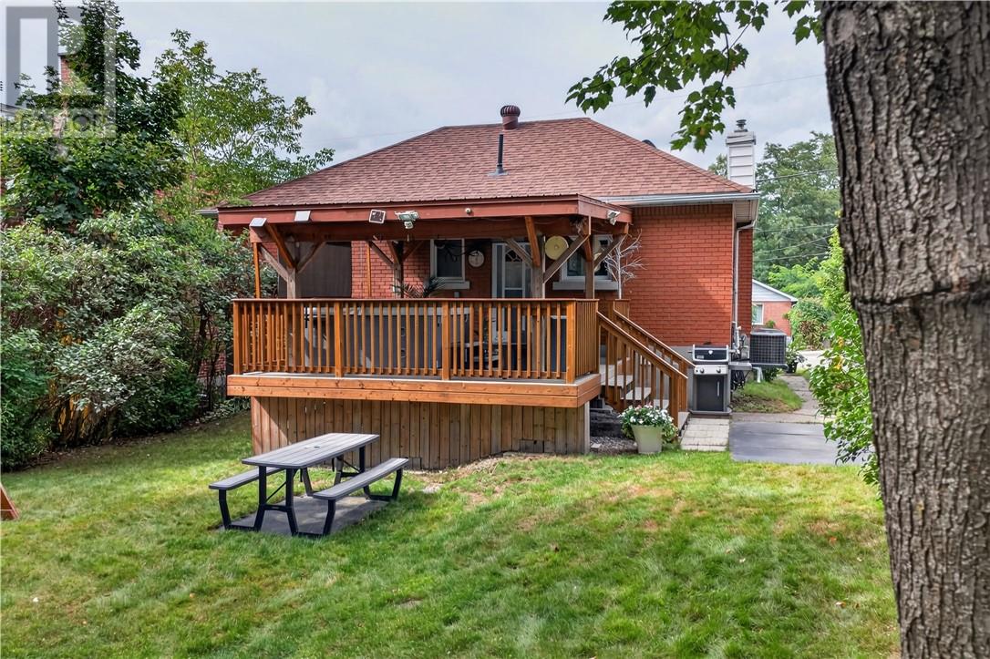 363 Wellington Heights - Image 17