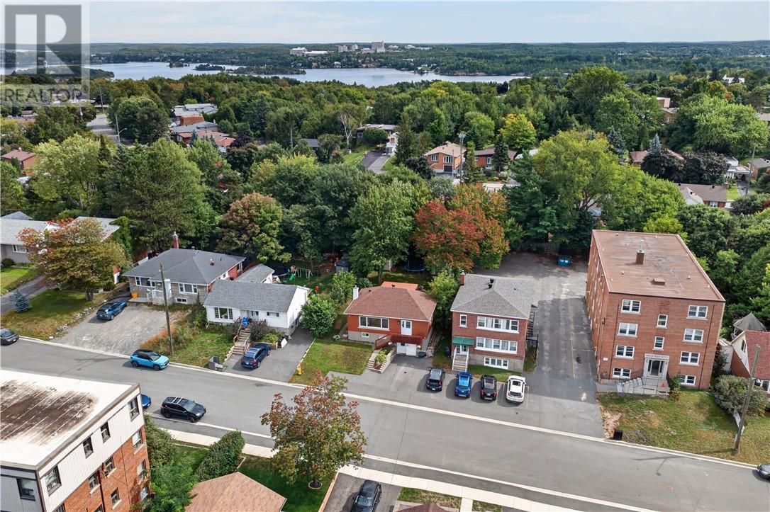 363 Wellington Heights - Image 25