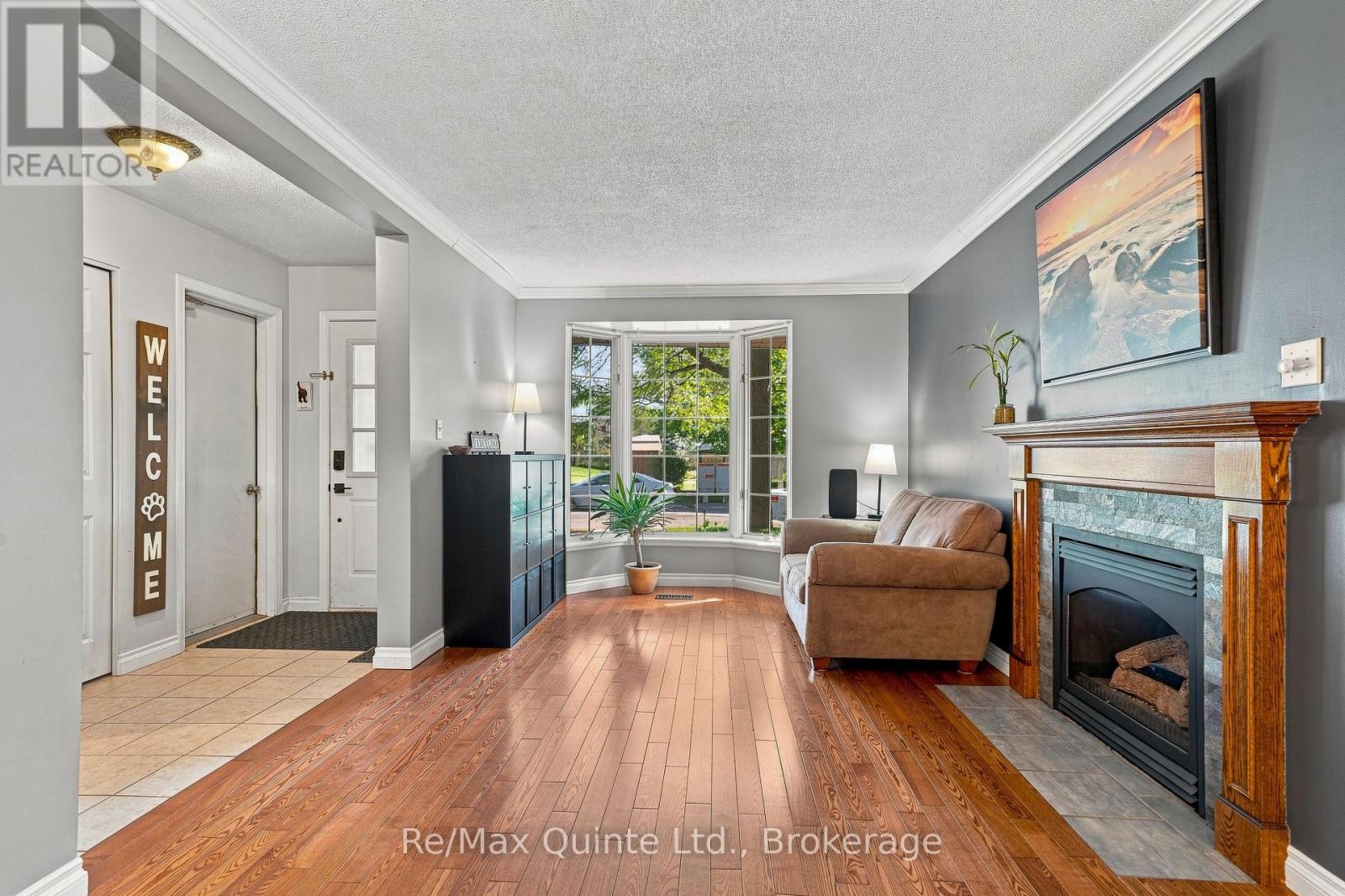 37 BOGART CRESCENT - Image 10