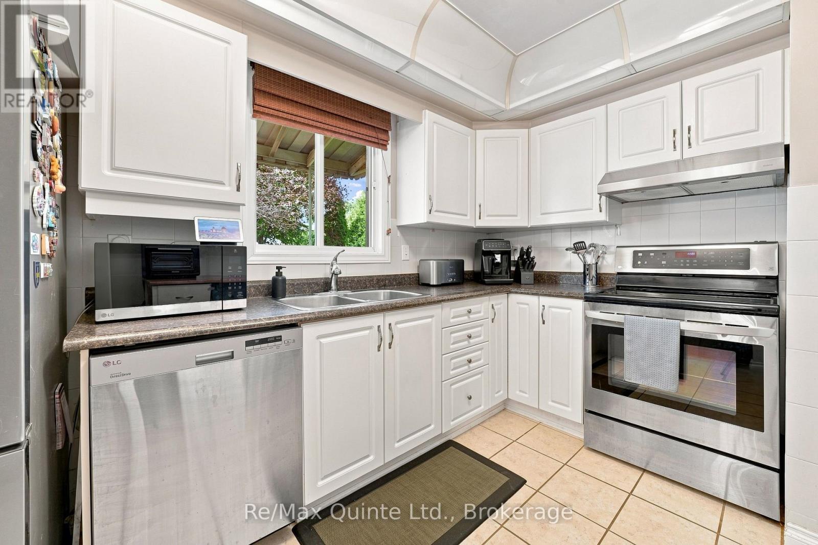 37 BOGART CRESCENT - Image 14