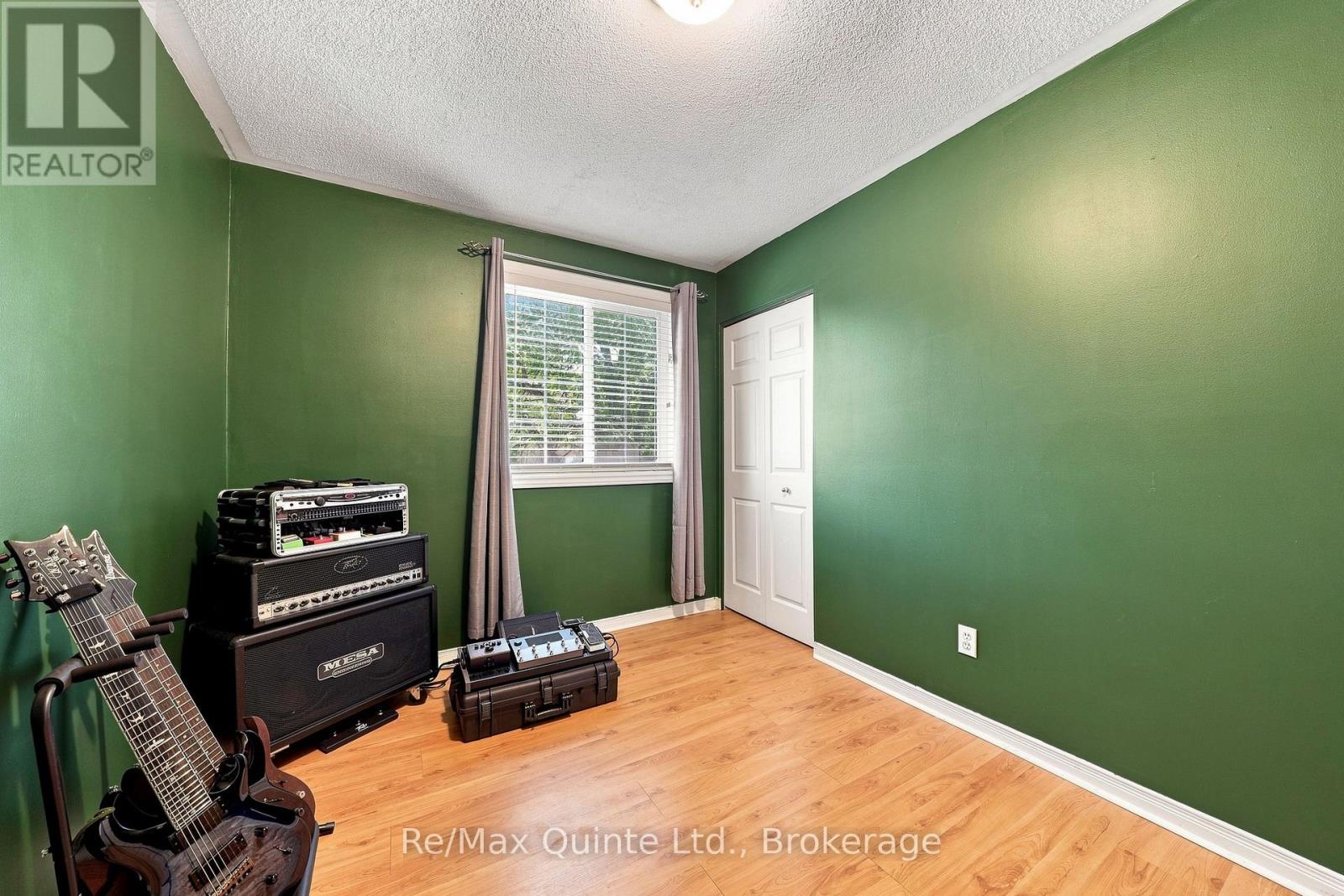 37 BOGART CRESCENT - Image 20