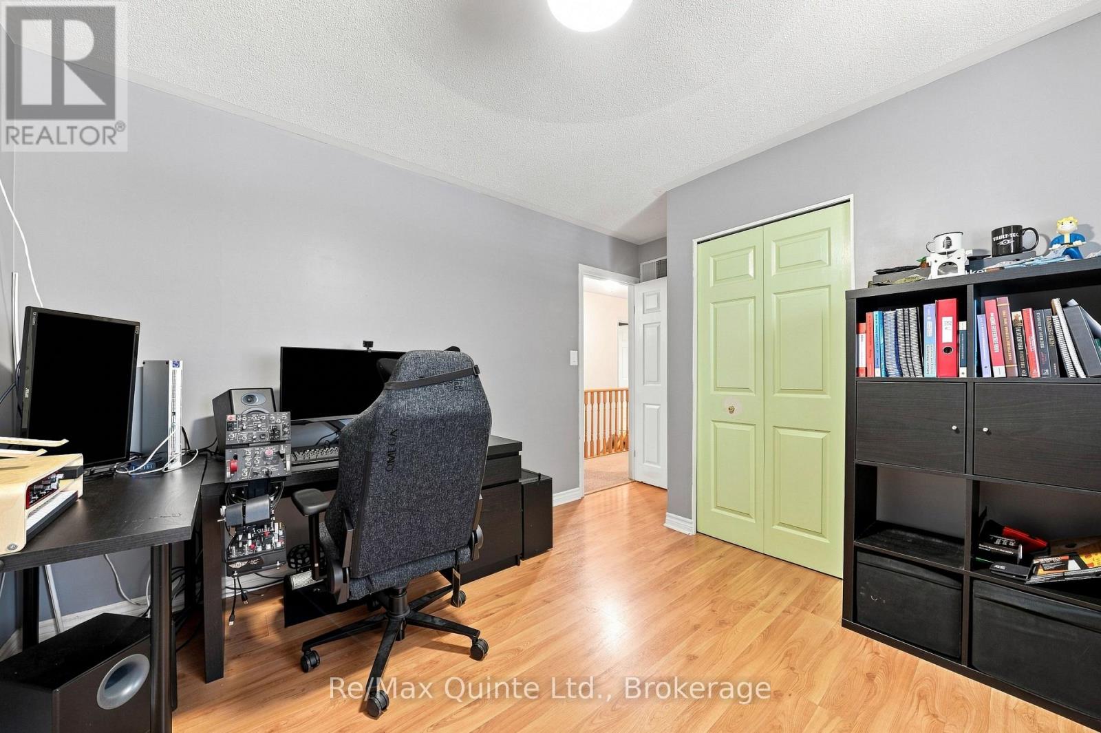37 BOGART CRESCENT - Image 22