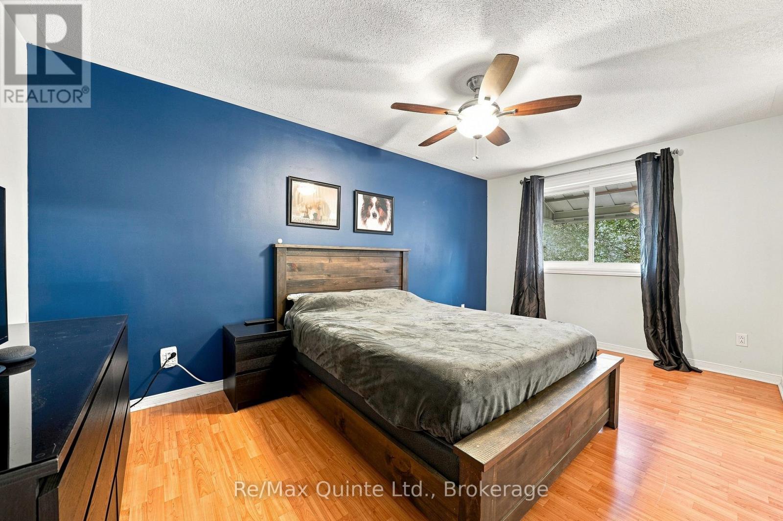 37 BOGART CRESCENT - 23