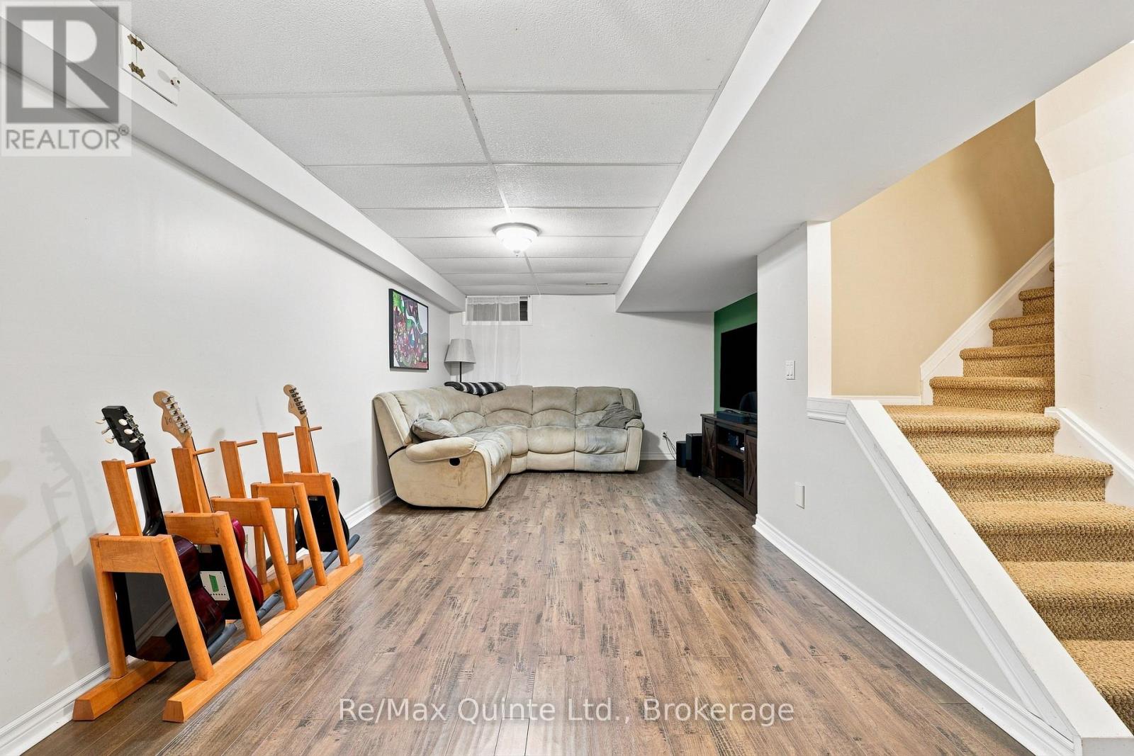37 BOGART CRESCENT - Image 28
