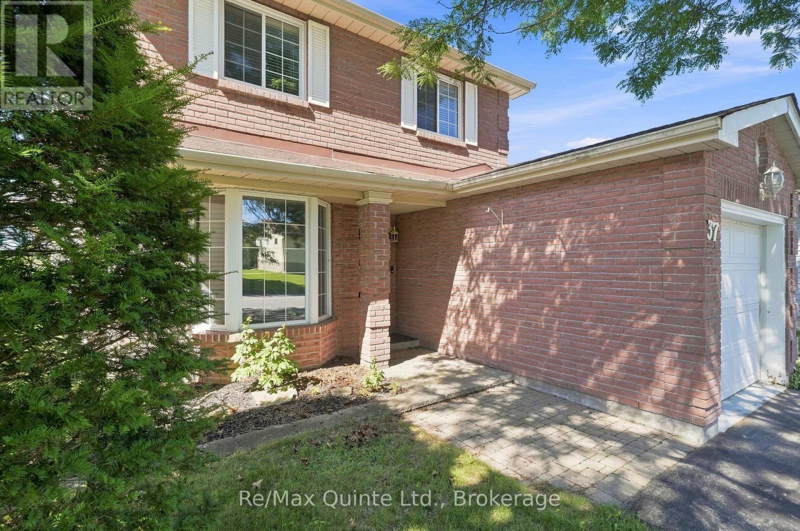 37 BOGART CRESCENT, Belleville (Belleville Ward) — photo 4