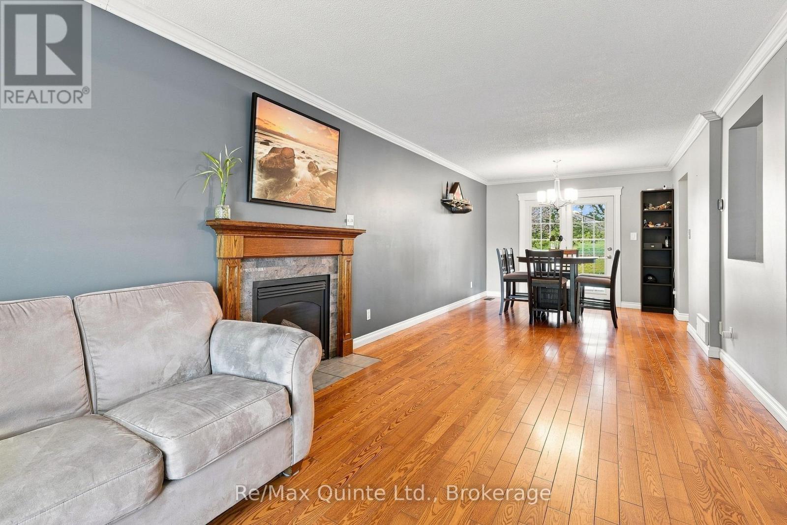 37 BOGART CRESCENT, Belleville (Belleville Ward) — photo 8