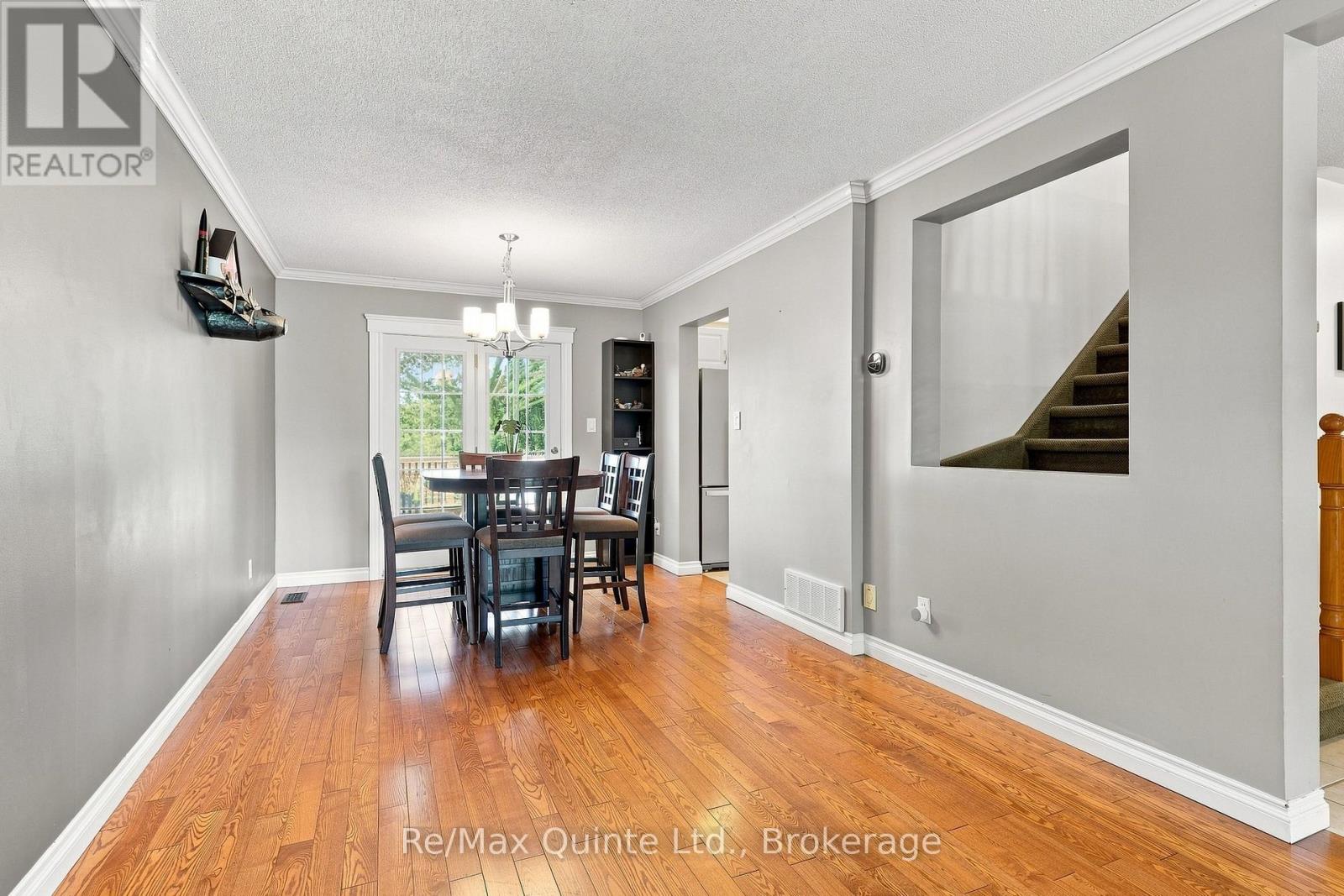 37 BOGART CRESCENT, Belleville (Belleville Ward) — photo 9