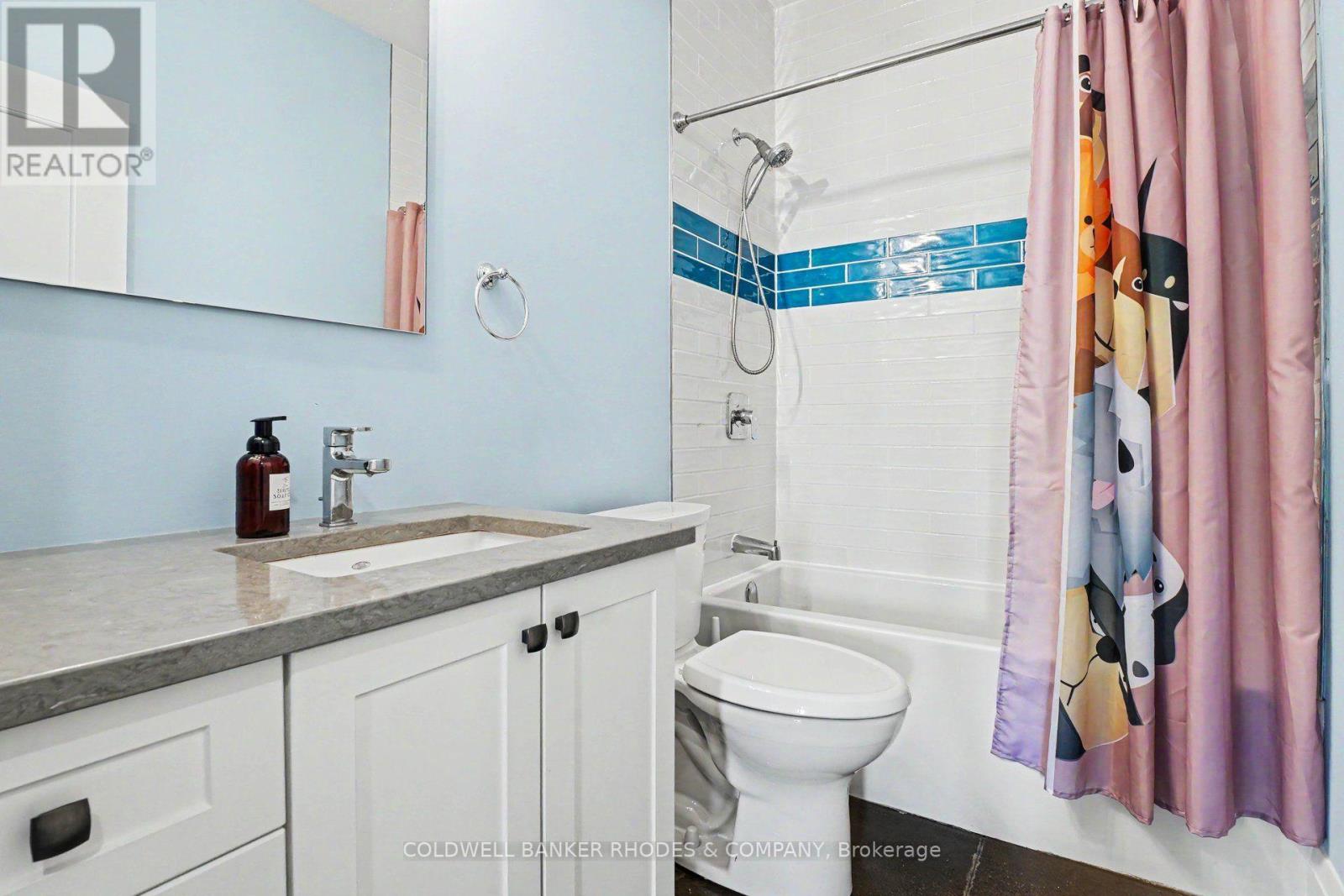 780 MCKENZIE AVENUE - 28