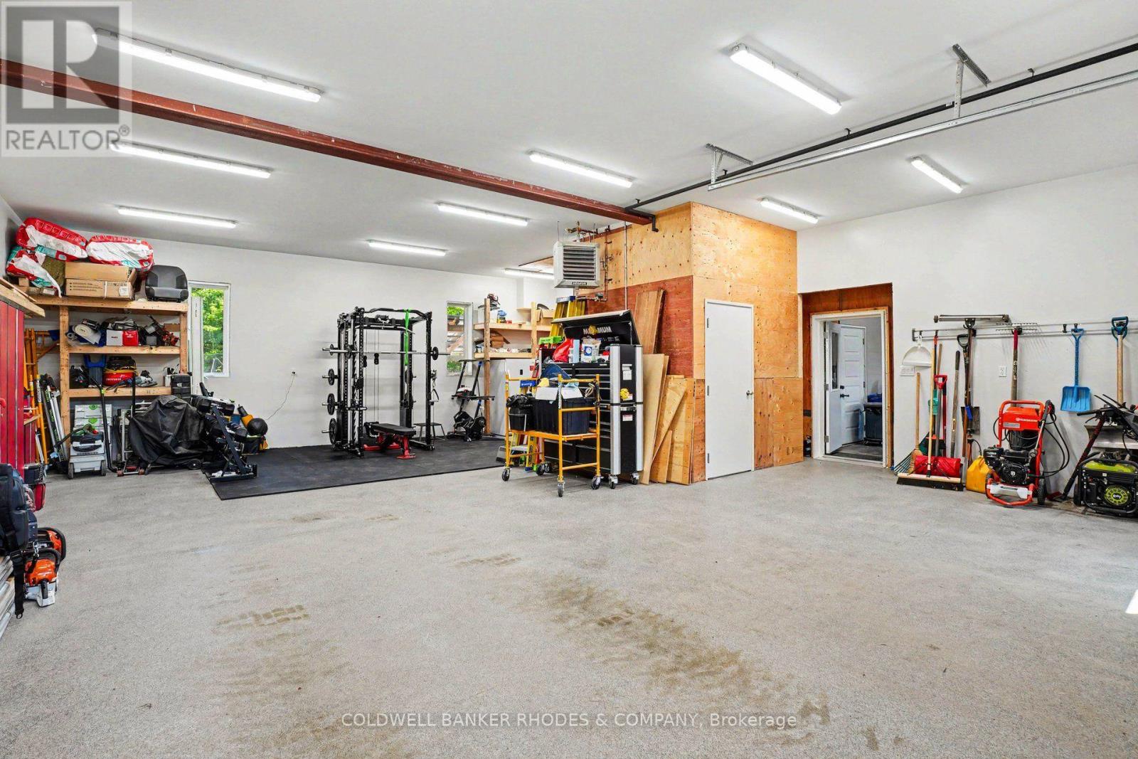 780 MCKENZIE AVENUE - Image 36