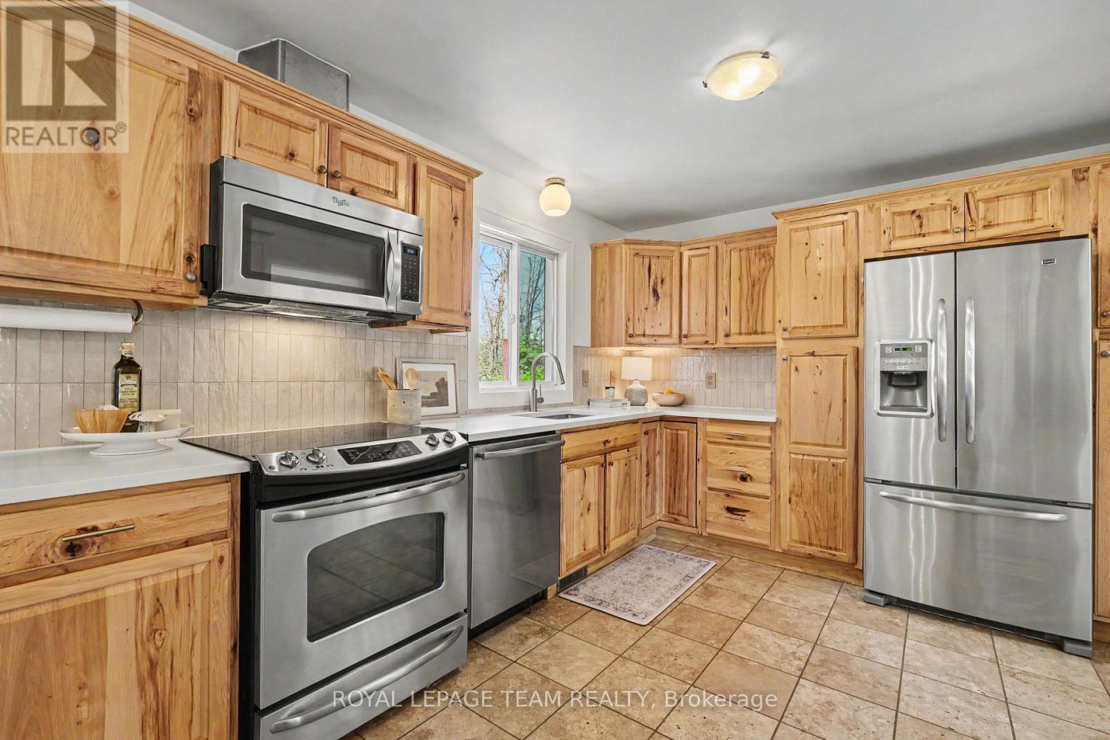 2495 RIVER ROAD - 12