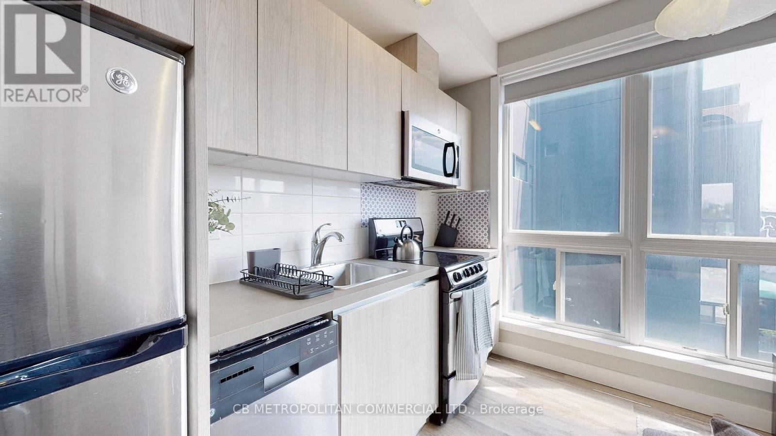 335 COLLEGE STREET - 8