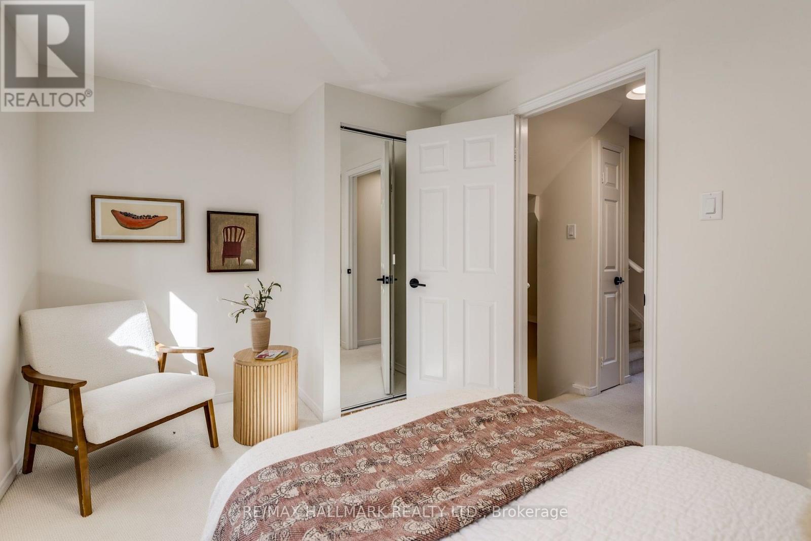 599 ROEHAMPTON AVENUE - 14