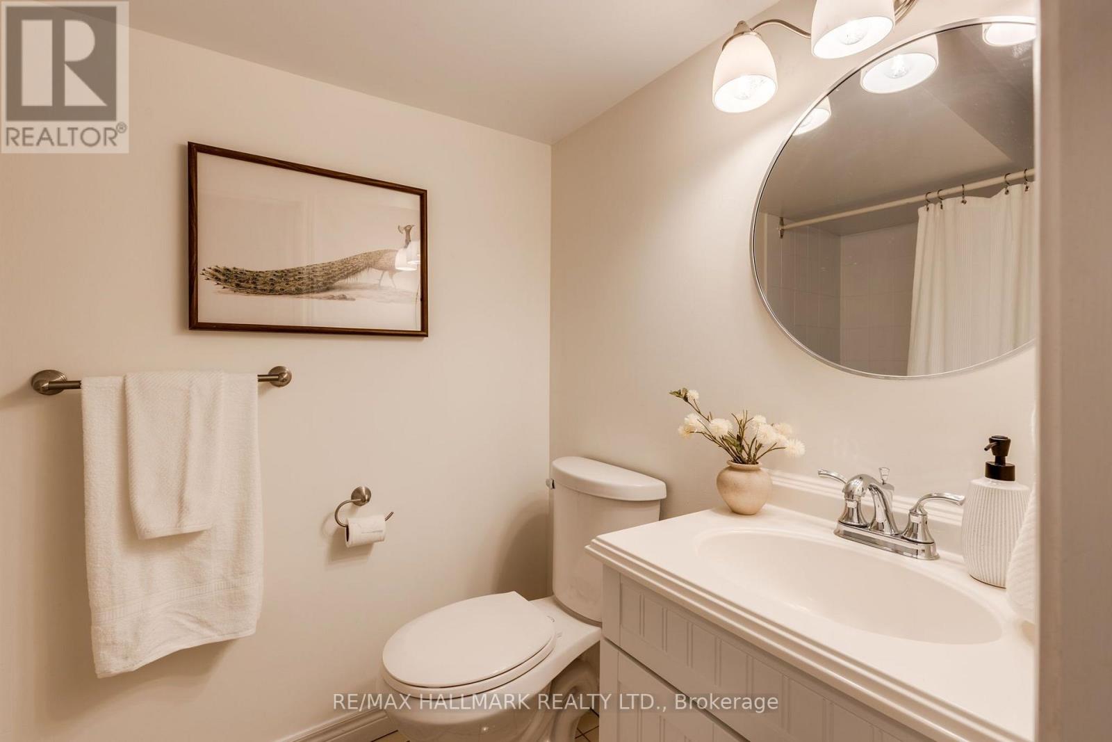 599 ROEHAMPTON AVENUE - 28