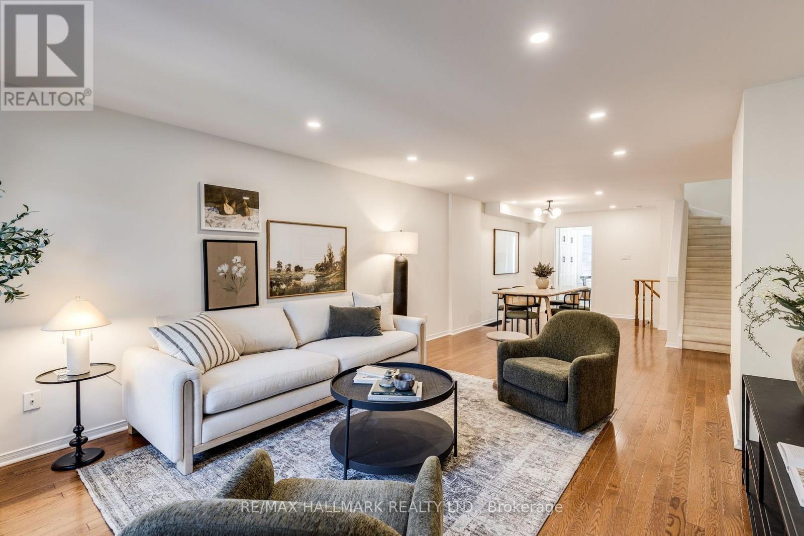 599 ROEHAMPTON AVENUE - 3