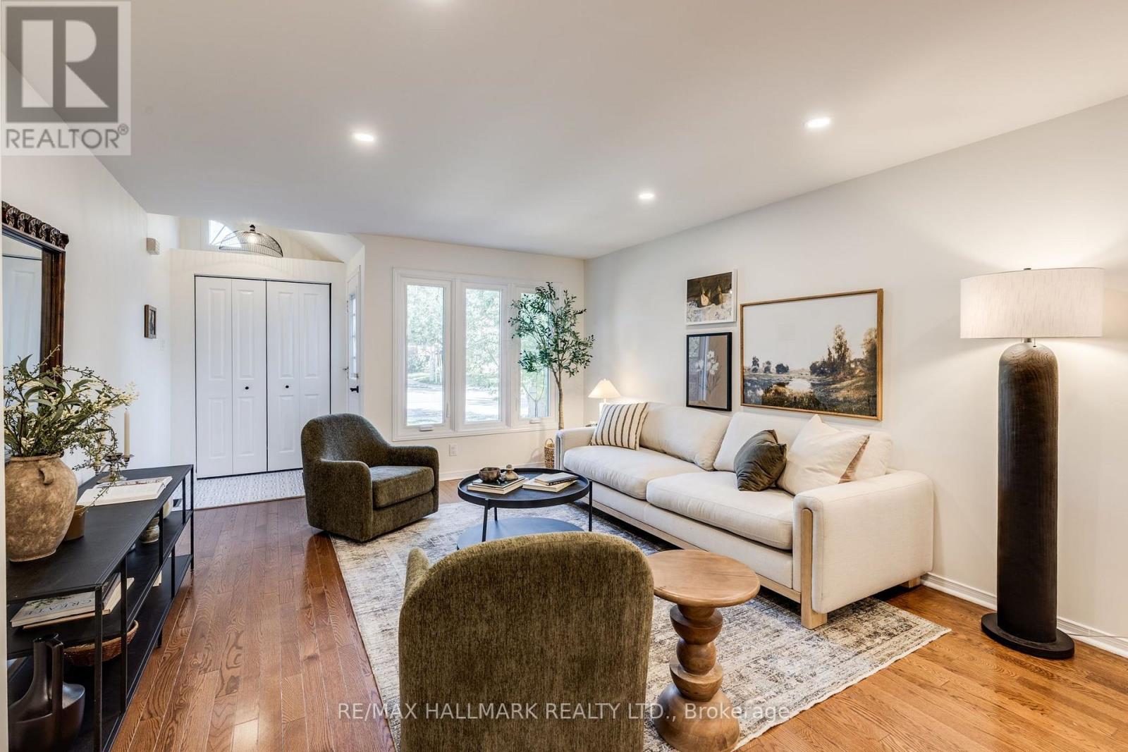 599 ROEHAMPTON AVENUE - 4