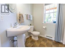 4pc Bathroom - 194 King Street, Parrsboro, NS B0N1S0 Photo 11