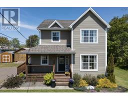 4pc Ensuite bath - 194 King Street, Parrsboro, NS B0N1S0 Photo 8