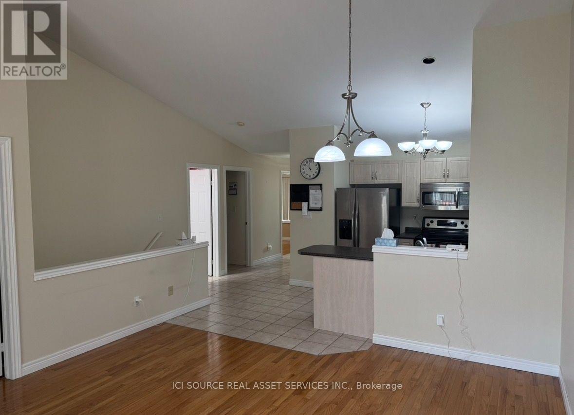 1799 CASTLETON AVENUE, Windsor — photo 4