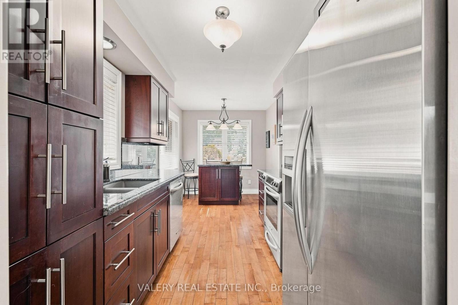 456 LORINDALE STREET - 10