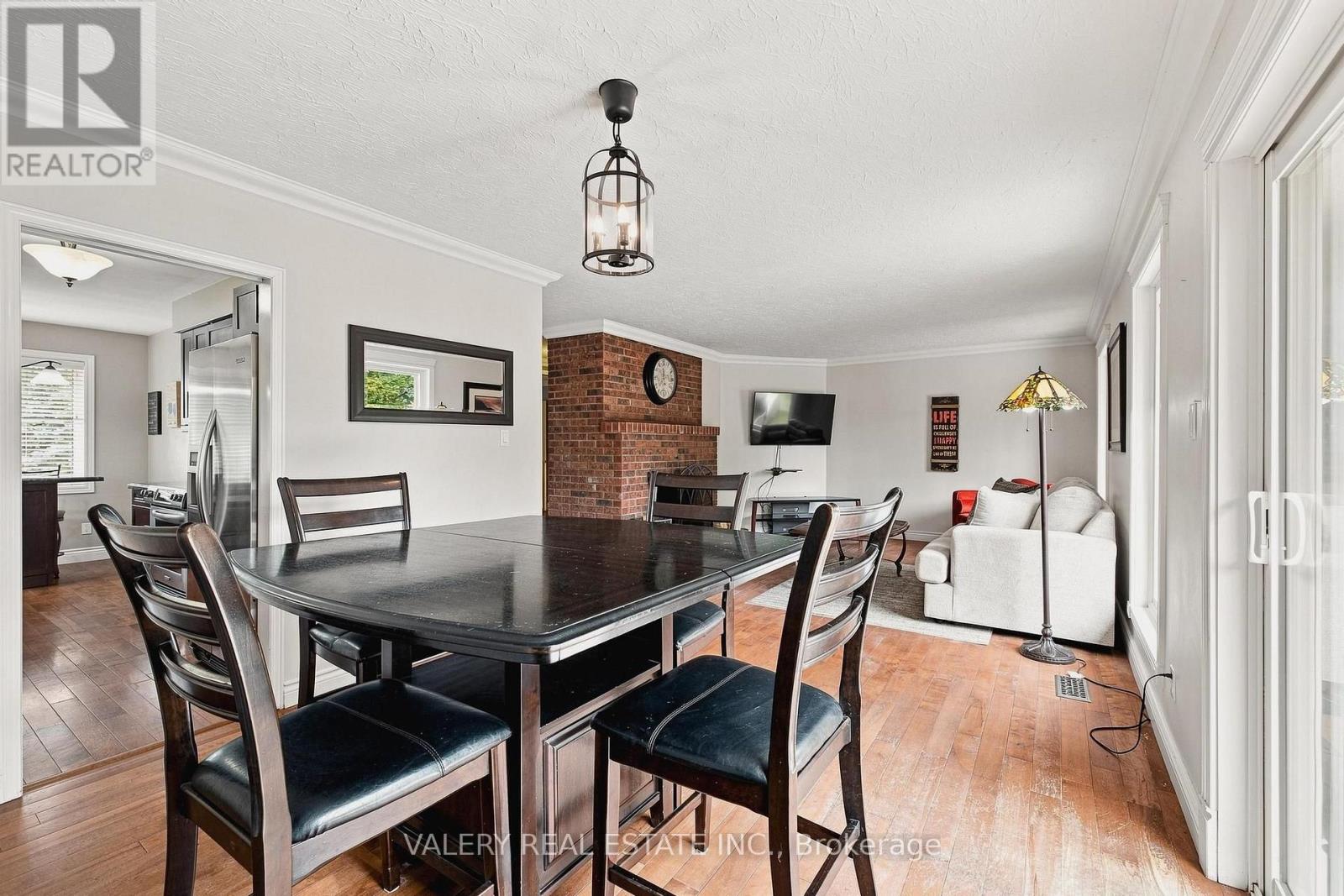 456 LORINDALE STREET - 11