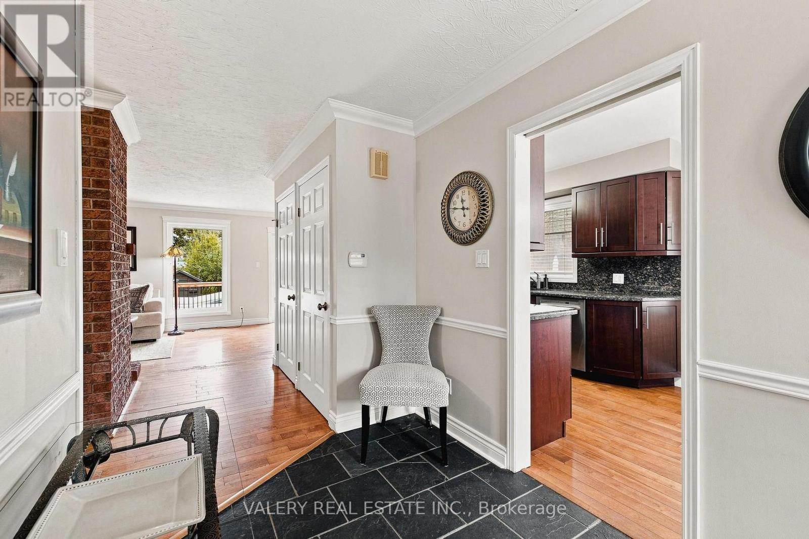 456 LORINDALE STREET — photo 3