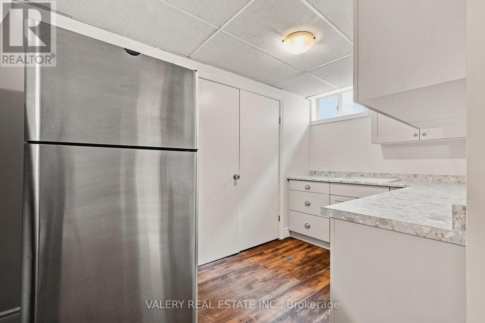 456 LORINDALE STREET - 33