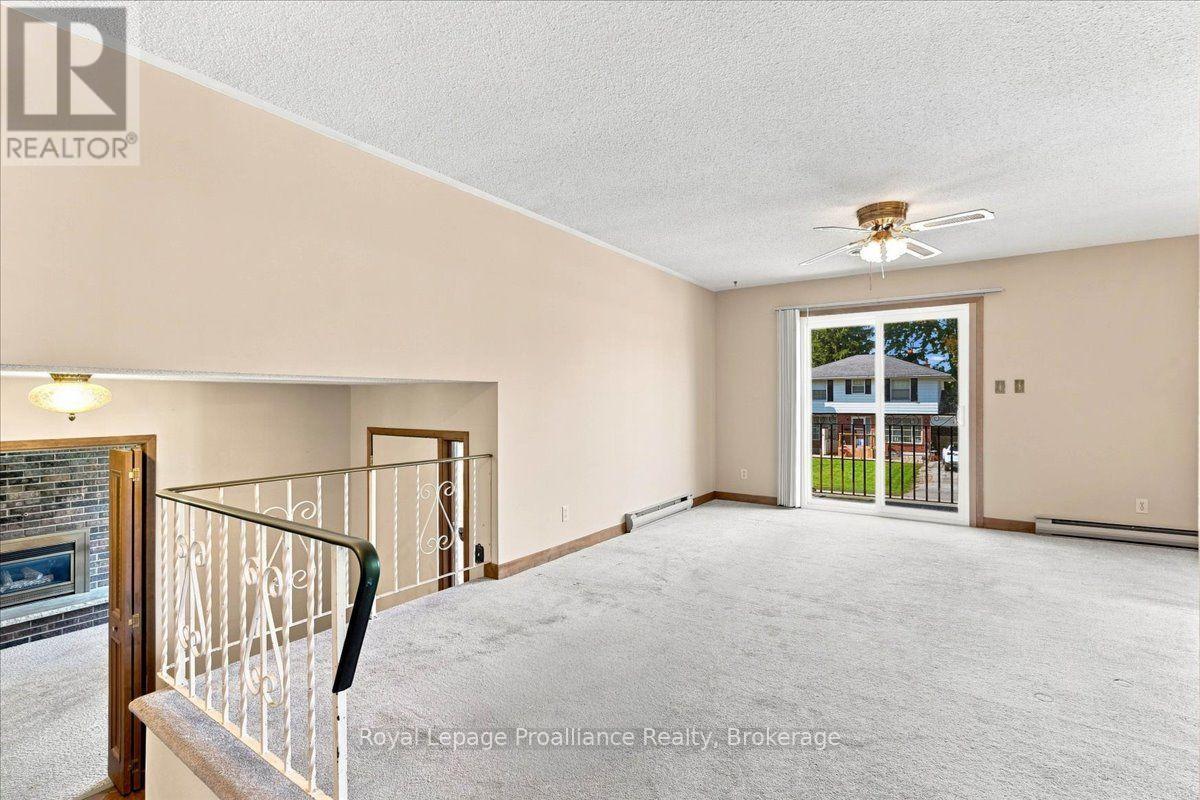 28 KENSINGTON CRESCENT - 11