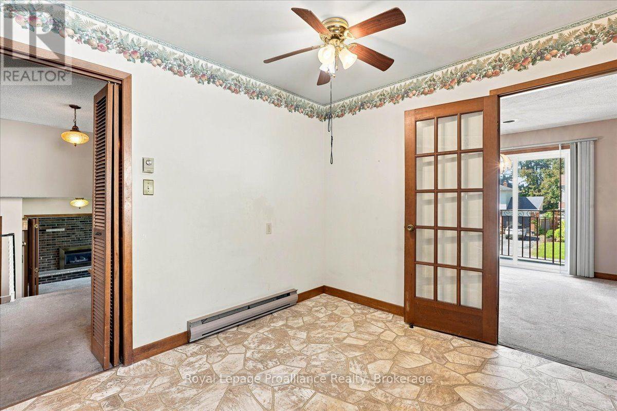 28 KENSINGTON CRESCENT - 19