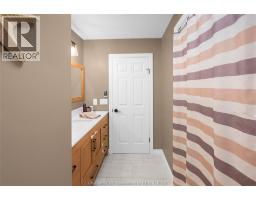 2027 Dufferin Avenue, Wallaceburg, ON N8A4M5 Photo 31