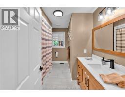 2027 Dufferin Avenue, Wallaceburg, ON N8A4M5 Photo 32
