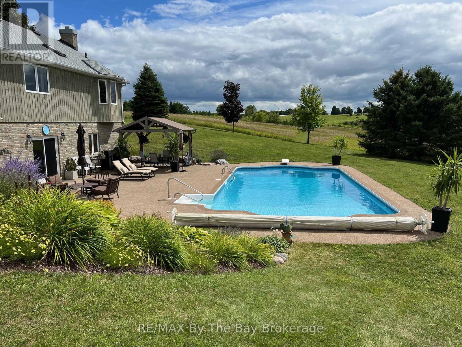 2332 CENTRE LINE, Clearview — photo 3